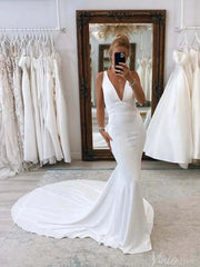Ivory Mermaid V-Neck Outdoor Wedding Dresses Chapel Train Country Bridal Gown AW1011