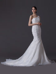 Ivory One-Shoulder Ruched Organza Mermaid Wedding Dress