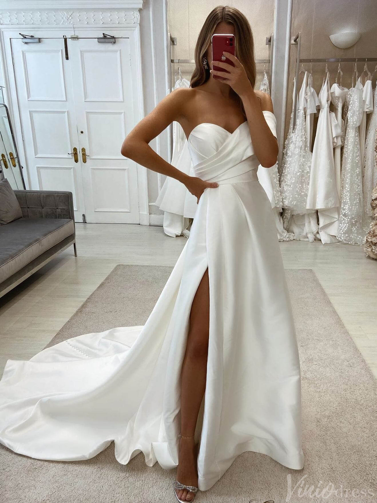 Ivory Sweetheart Satin Wedding Dresses with Slit Outdoor Bridal Gown VW2175