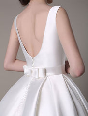 Knee Length Ivory Wedding Dress Vintage Scoop Neck Backless Satin Dress
