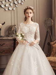 Ivory Wedding Dresses Lace Applique Jewel Neck 3/4 Length Sleeve Princess Bridal Gown With Train