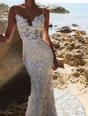 Beach Boho Wedding Dresses Mermaid / Trumpet Camisole V Neck Spaghetti Strap Chapel Train Lace Bridal Gowns With Lace Appliques