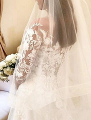 Wholesale Vintage Formal Wedding Dresses Ball Gown Off Shoulder Long Sleeve Chapel Train Lace Bridal Gowns With Buttons Appliques