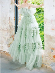A-Line Prom Dresses Elegant Dress Formal Sweep / Brush Train Sleeveless Strapless Tulle with Pleats Ruffles