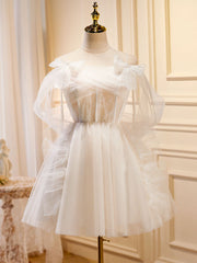 Champagne léger Robe de bal courte gonflée, robe de retour gonflée