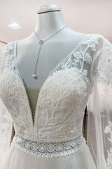 Lange A-Line Sweetheart Tulle Beadings Lace Appliques Trouwjurken met mouwen