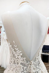 Lange a-line lieverd tule open achterste trouwjurk