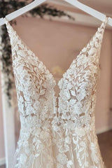 Lange A-Line Tule Appliques Lace Spaghetti-riemen V-hals Backless trouwjurk