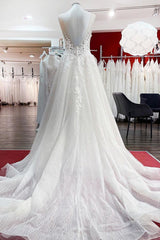 Lange A-Line TuLle Sleevless Ruffles Jewel trouwjurk met kant-appliques