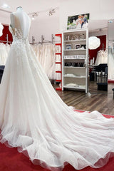 Lange A-Line TuLle Sleevless Ruffles Jewel trouwjurk met kant-appliques