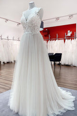 Lange A-Line Tule V Neck Open Back Appliques Lace Wedding Jurk