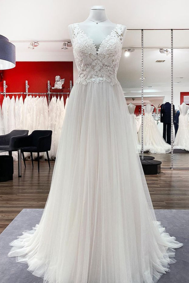 Lange A-Line Tule V Neck Open Back Appliques Lace Wedding Jurk