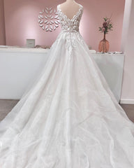 Lange A-lijn V-hals Appliques kant Backless Tule Ruffles Trouwjurk