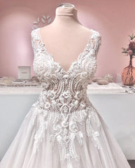Lange A-lijn V-hals Appliques kant Backless Tule Ruffles Trouwjurk