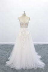 Lange A-lijn V-hals BACKLOSS APPLIKES LAND TULLE Wedding Jurk