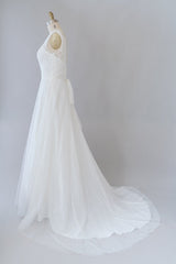 Lange A-lijn V-hals kanten tule tule backless trouwjurk