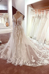 Lange A-line V-hals mouwloze bloemen kant tule boho trouwjurken