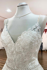 Lange A-Line V-hals spaghetti-riemen Backless trouwjurk met kant