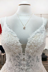 Lange A-Line V-hals spaghetti riemen tule kant backless trouwjurk