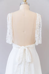 Lang Empire A-Line V-hals kanten Chiffon Open Back Wedding Jurk