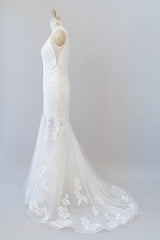 Lange zeemeermin v-neck appliques tule kanten trouwjurk