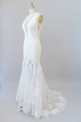 Lange zeemeermin v-neck appliques tule kanten trouwjurk
