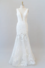 Lange zeemeermin v-neck appliques tule kanten trouwjurk