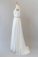 Lange schede V-hals kanten chiffon trouwjurk met dopmouwen