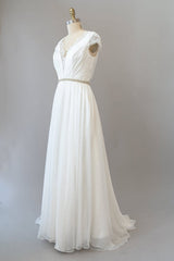 Lange schede V-hals kanten chiffon trouwjurk met dopmouwen