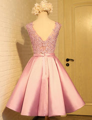 Belle robe de retour en satin rose et dentelle, belle robe formelle