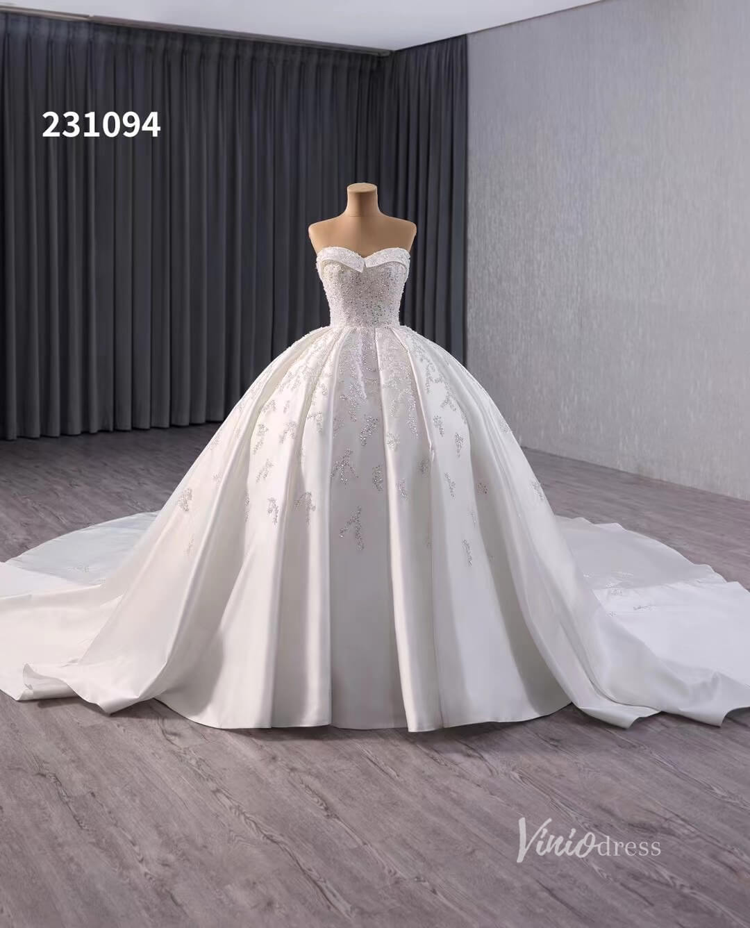 Luxury Beaded Satin Wedding Dresses Strapless Bridal Gown Cathedral Train Corset Back 231094