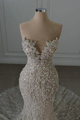Luxury Sweetheart Glitter Beaded Mermaid Wedding Gown with Train