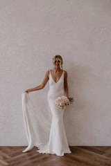 Jaylynn | Mermaid Deep V-Neck Backless White Wedding Dress