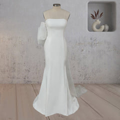Mermaid Simple Ruffled White Wedding Dress