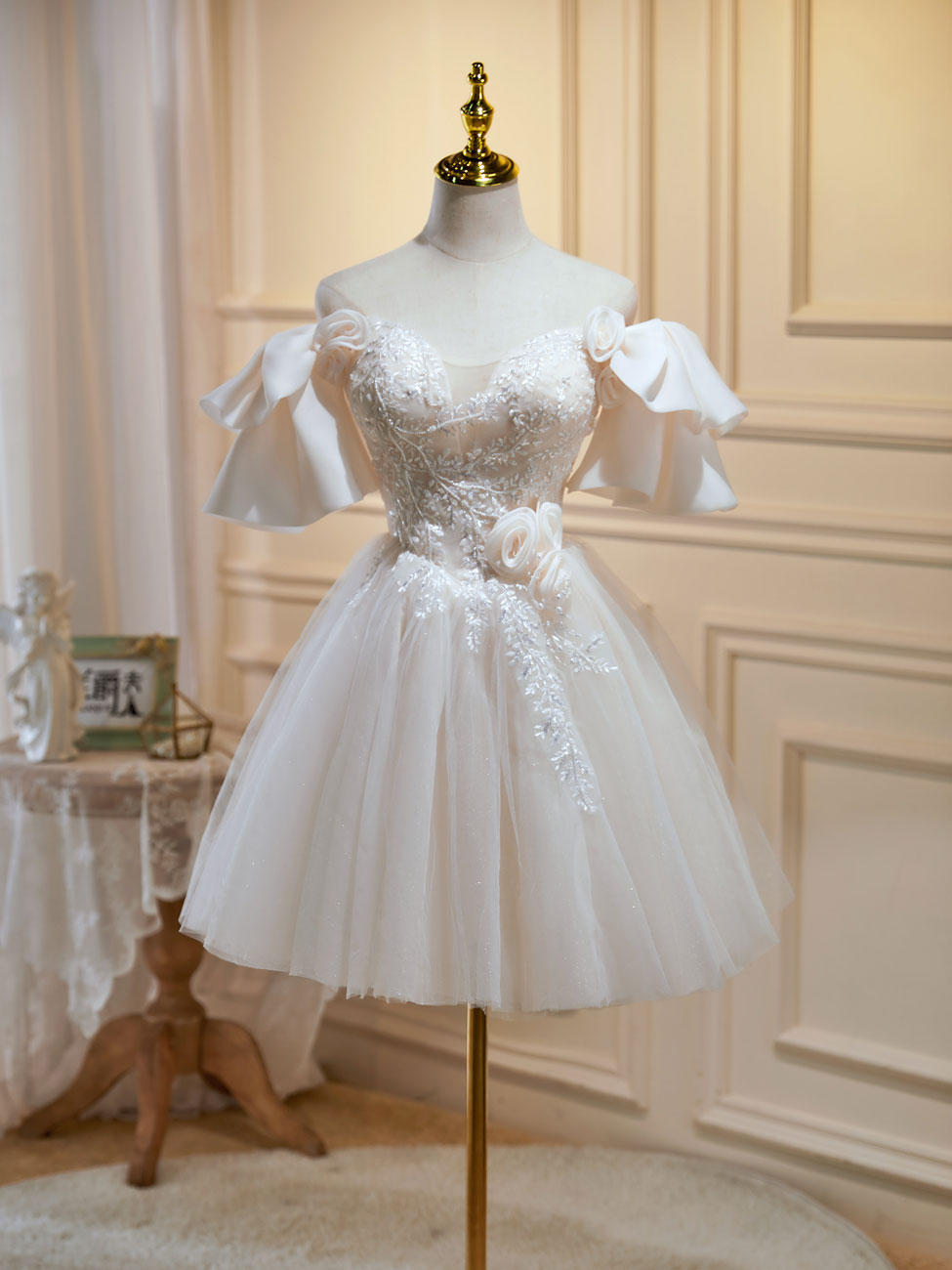 Mini / courtes robes de bal beige, robes à la maison en dentelle en tulle beige