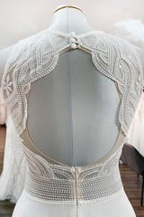 Bescheiden lange A-Line A-Line Chiffon Jewel Appliques Open Back Wedding Dress