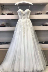 Bescheiden lang een lijn lieverd Lace tule trouwjurk