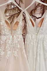 Bescheiden lange A-lijn V-hals Backless Tule Lace Trouwjurk