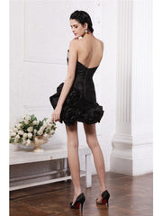 Sheath/Column Sweetheart Sleeveless Beading Pleats Short Taffeta Cocktail Dresses