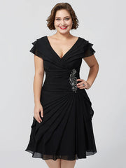 A-Line Mother of the Bride Dress Plus Size Elegant Sexy V Neck Knee Length Chiffon Short Sleeve No with Beading