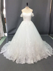 Off The Shoulder Ball Gown Wedding Dress Short Sleeve With Train