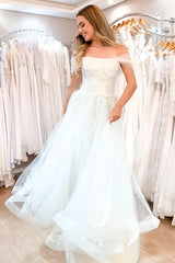 Off-the-Shoulder Tulle Wedding Dress Lace with Appliques