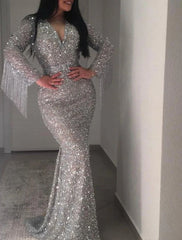 Mermaid / Trumpet Evening Gown Sparkle & Shine Dress Formal Wedding Sweep / Brush Train Long Sleeve V Neck Sequined with Fringe Tassel