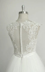 White A Line Lace Appliques Covered-Button Sleeveless Tulle Wedding Dresses