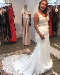 Open Back Mermaid Wedding Dress V-neck Satin Lace Appliques Bridal Dress