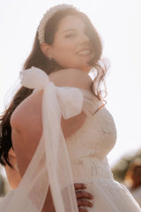 Plue Size Ivory Wedding Dress Off-the-Shoulder Tulle Ball Gown