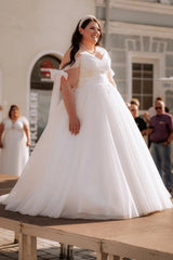Plue Size Ivory Wedding Dress Off-the-Shoulder Tulle Ball Gown
