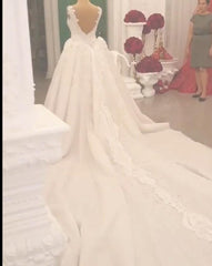 Pretty Sweetheart Spaghetti-Straps Wedding Dress With Lace Appliques