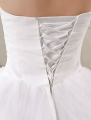 Princess Wedding Dresses Ivory Ball Gown Bridal Dress Strapless Sweetheart Lace Beaded Pleated Wedding Gown