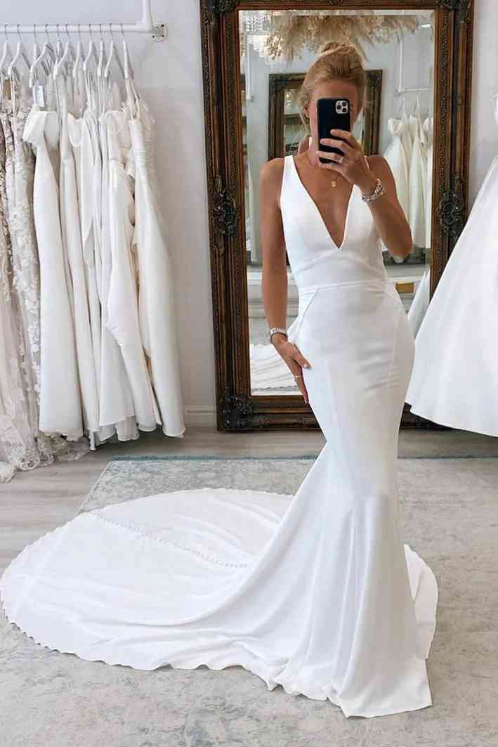 Traditional White Plunging V Neck Mermaid Long Wedding Dress
